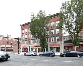 57-65 W Main St in Meriden, CT - Building Photo - Building Photo