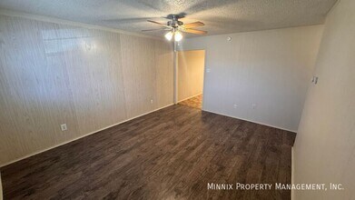 5310 38th St, Unit A in Lubbock, TX - Foto de edificio - Building Photo