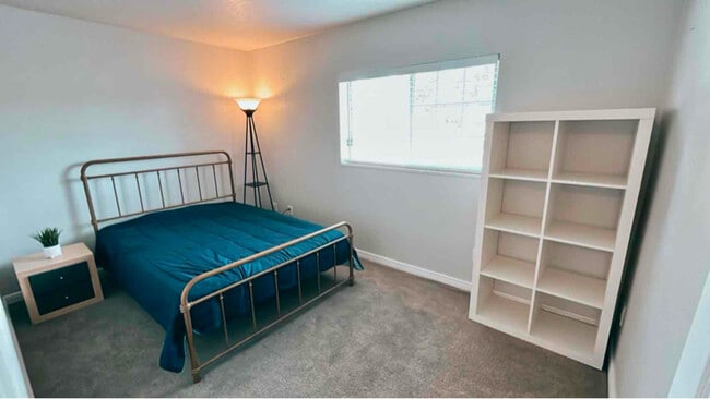 property at 546 E Delno Dr