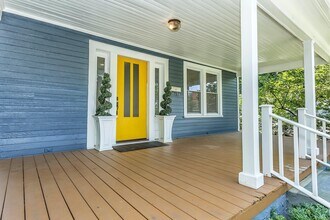 10 Dosoris Way in Glen Cove, NY - Building Photo - Building Photo