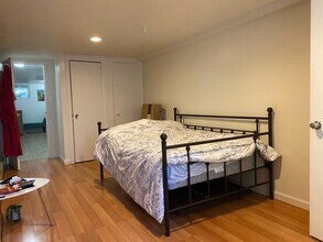 6471 Alderton St, Unit Ground floor in Rego Park, NY - Foto de edificio - Building Photo