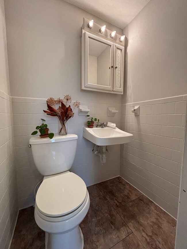 33 Atherton Rd in Foxboro, MA - Foto de edificio - Building Photo