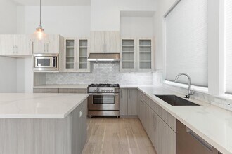 9818 Mocking Bird Hill Ln in Houston, TX - Building Photo - Building Photo