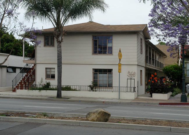 318 W Carrillo St in Santa Barbara, CA - Foto de edificio - Building Photo