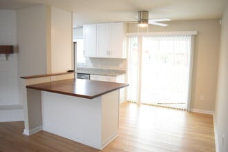 4839 Berkley Dr in Wilmington, NC - Foto de edificio - Building Photo