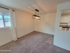 5352 E Waverly St in Tucson, AZ - Building Photo - Building Photo