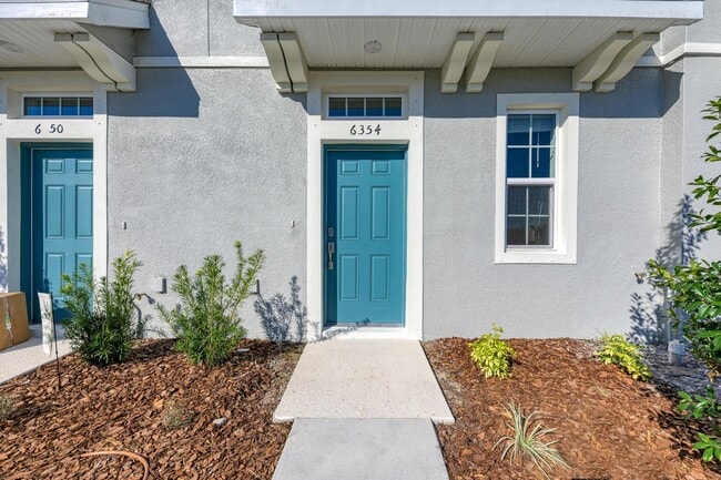 6354 Fairmont Ln in Palmetto, FL - Foto de edificio - Building Photo