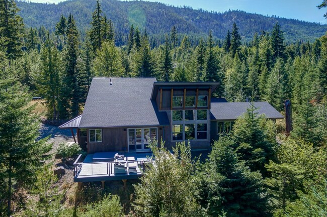 240 Snow Ridge Dr in Cle Elum, WA - Building Photo - Building Photo