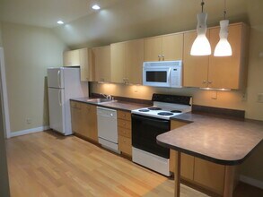 2115 Gladstone Ave, Unit 2115 Carriage House in Louisville, KY - Building Photo - Building Photo