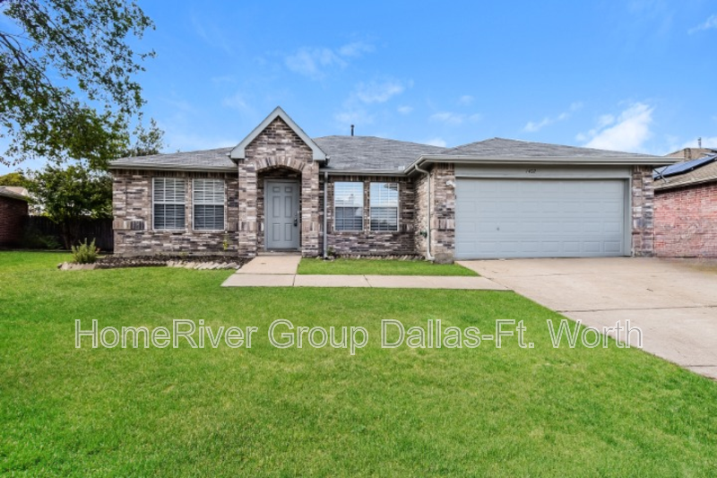 1402 Buckingham Dr in Forney, TX - Building Photo