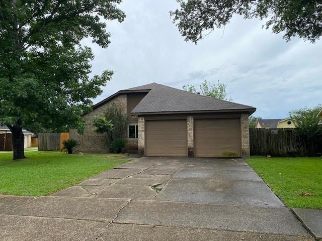 523 Gleneagles Dr in Friendswood, TX - Building Photo - Building Photo