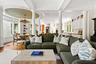 427 Westfield St in Dedham, MA - Foto de edificio - Building Photo