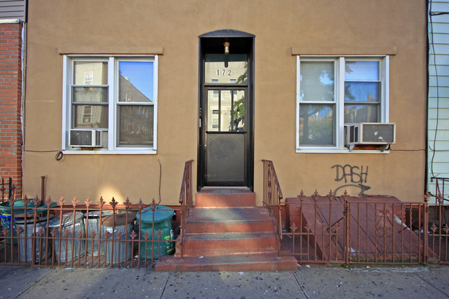 172 Stockholm St in Brooklyn, NY - Building Photo - Building Photo