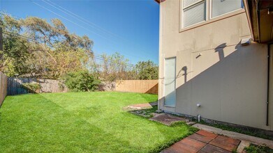 5902 Hornwood Dr in Houston, TX - Building Photo - Building Photo