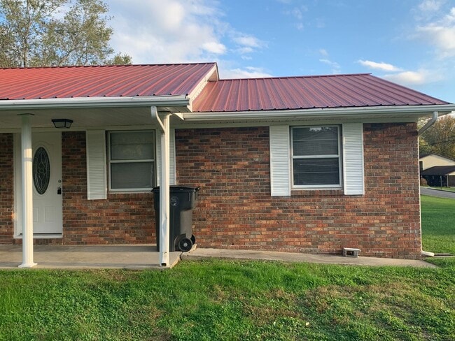 property at 3052-3058 Seals Ln