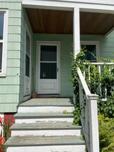 34 Day Ave, Unit 34 Day Ave in Northampton, MA - Building Photo - Building Photo