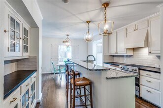 4641 W Mockingbird Ln in Dallas, TX - Building Photo - Building Photo
