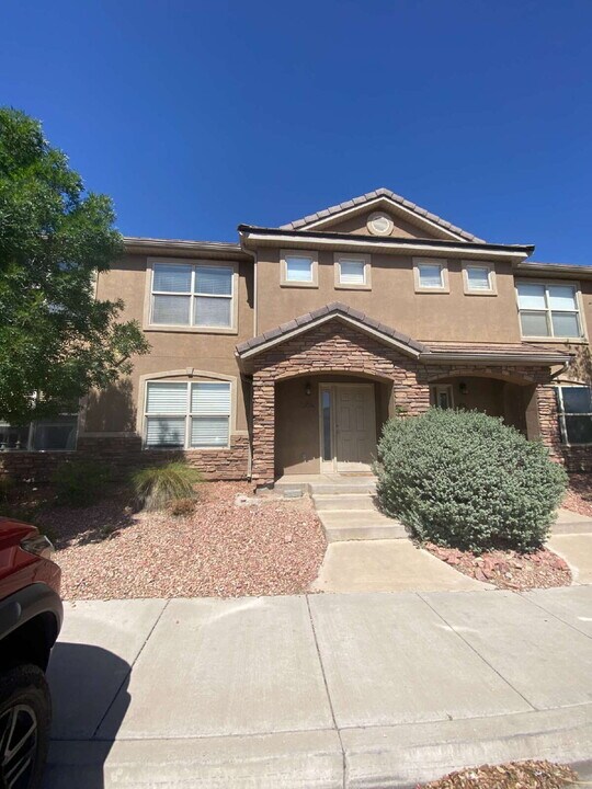 3155 S Hidden Valley Dr in Saint George, UT - Building Photo