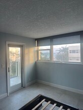1238 Hillsboro Mile in Hillsboro Beach, FL - Building Photo - Building Photo