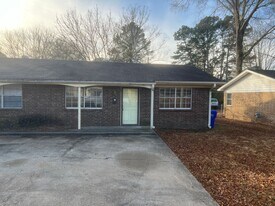 2211 Lookout Ave in Conway, AR - Building Photo