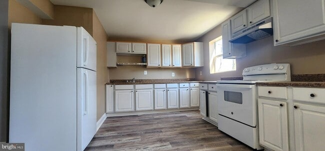 14820 Darbydale Ave in Woodbridge, VA - Building Photo - Building Photo