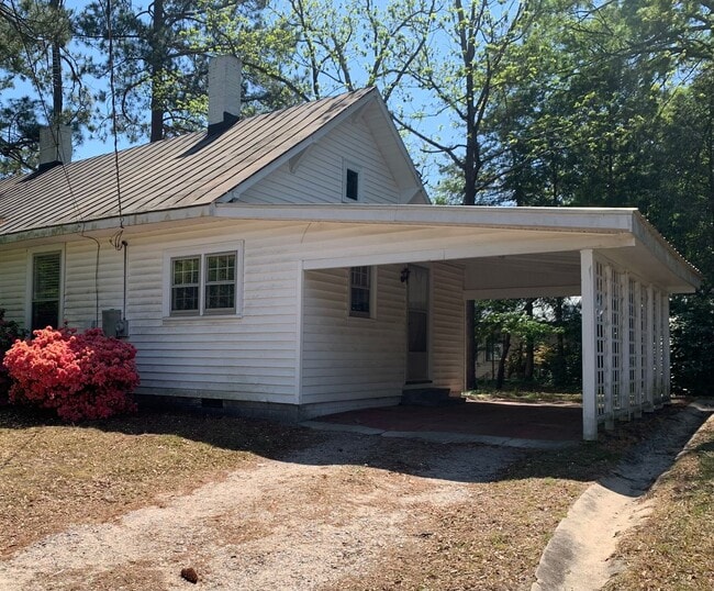 110 N Hilliard St in Nashville, NC - Building Photo - Building Photo