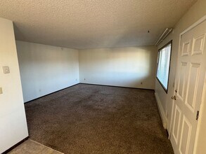 112-960 NW Hayes in Corvallis, OR - Building Photo - Interior Photo