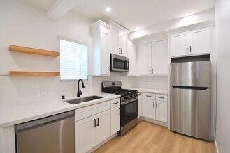 5230 Kester Ave in Los Angeles, CA - Building Photo - Building Photo