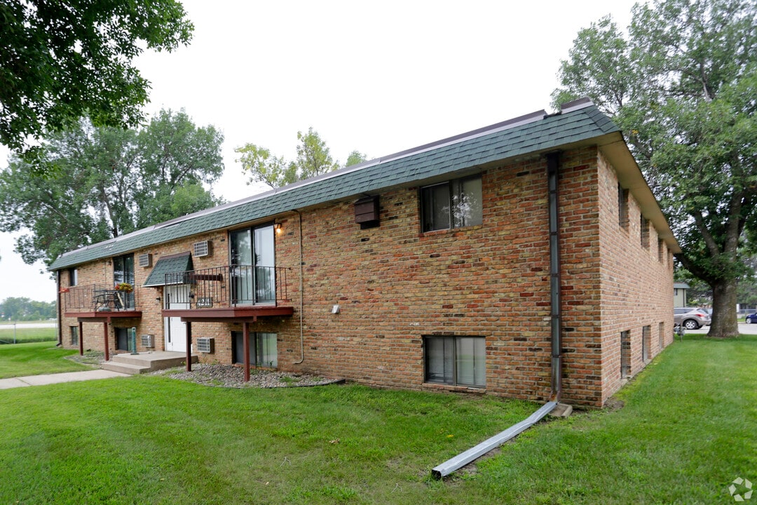 Valley West in Sioux Falls, SD - Foto de edificio