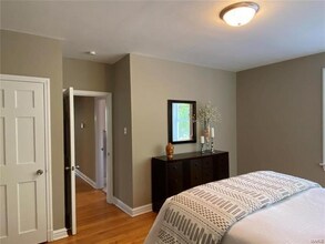 7333 Amherst Ave-Unit -1E in University City, MO - Building Photo - Building Photo
