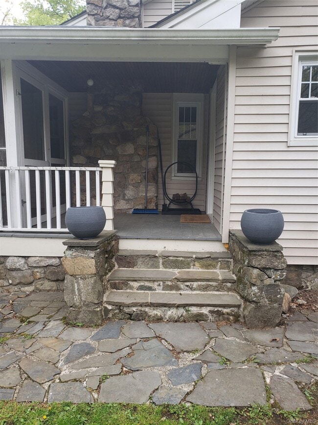 1 Millpond Ln in Warwick, NY - Building Photo - Building Photo