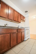 1055 W Catalpa Ave-Unit -209 in Chicago, IL - Building Photo - Building Photo