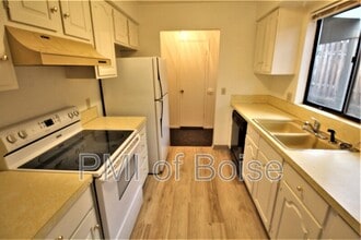 7201 W Amity Rd in Boise, ID - Building Photo - Building Photo