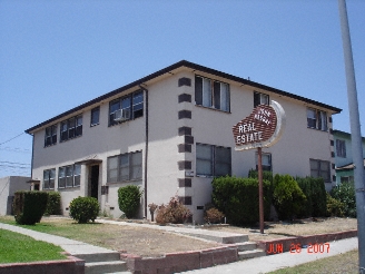 10633 Western Ave in Downey, CA - Building Photo