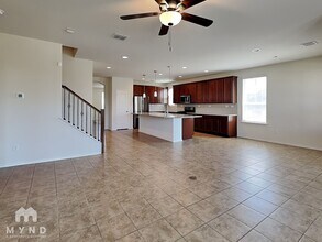 9023 Canopy Bnd in Schertz, TX - Foto de edificio - Building Photo