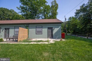 115 Old Bridge Rd in Harpers Ferry, WV - Building Photo