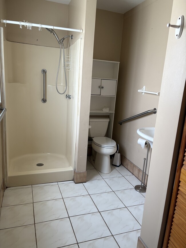 3569 SW 108th Ave, Unit Efficiency in Miami, FL - Foto de edificio - Building Photo