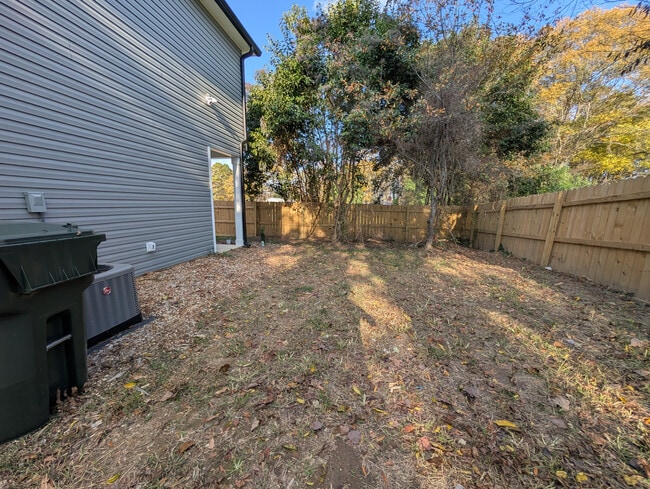Room in Townhome on Mobley St in Clover, SC - Building Photo - Building Photo