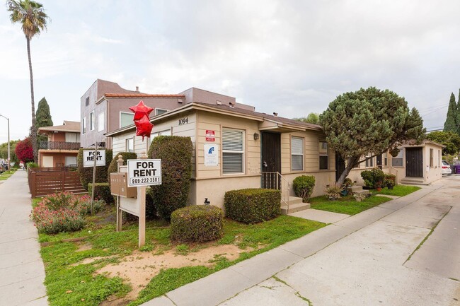 1094 Cherry Ave in Long Beach, CA - Foto de edificio - Building Photo