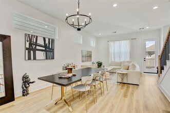 2013 Cochran St in Houston, TX - Building Photo - Building Photo