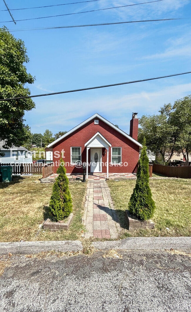 property at 3864 Marietta Dr