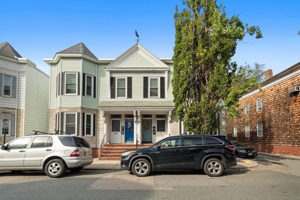 640 E 8th St in Boston, MA - Building Photo