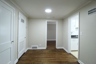 313 E 27th Ave in North Kansas City, MO - Building Photo - Building Photo