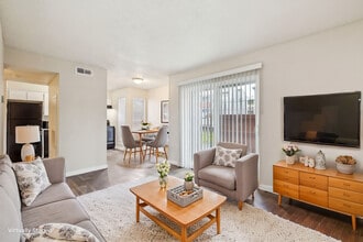 Windbury Apartments in San Antonio, TX - Foto de edificio - Building Photo