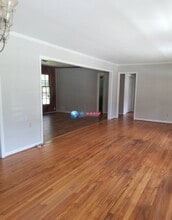 542 N Hairston Rd in Stone Mountain, GA - Building Photo - Building Photo