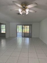 203 Lakeview Dr E in Royal Palm Beach, FL - Building Photo - Building Photo