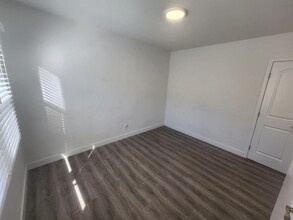 383 Harvey Dr in Glendale, CA - Building Photo - Building Photo