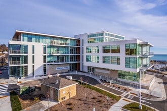 Newport Shores Development in Port Washington, WI - Foto de edificio - Building Photo