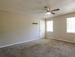 2116 Greenoaks Rd in Columbia, SC - Building Photo - Building Photo