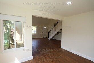 25502 McIntyre St in Laguna Hills, CA - Building Photo - Building Photo